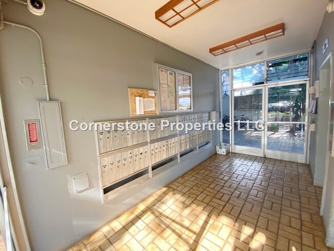 Building Photo - 99-15 Kalaloa St