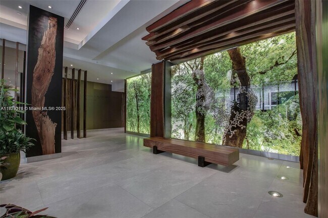Building Photo - 1010 Brickell Ave