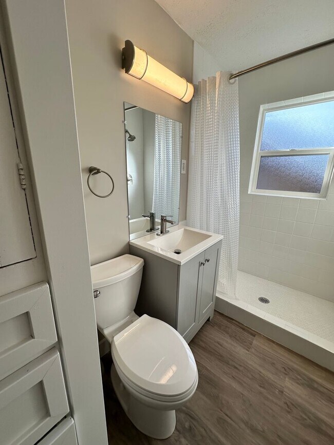 Building Photo - Darling remodeled 5 bedroom 2 bathroom home in the heart of Ogden