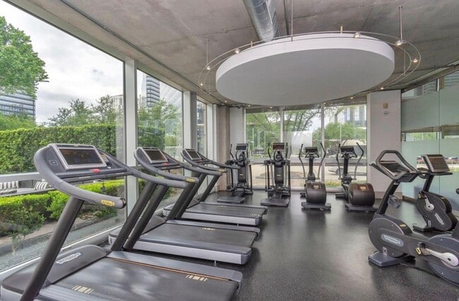 Building Photo - 1901 Post Oak Blvd