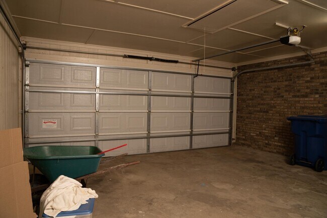 Building Photo - 43 Lee Road 983