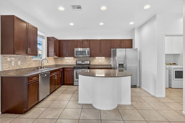 Building Photo - BEAUTIFUL TWO STORY HOME LOCATED IN NORTH  LAS VEGAS