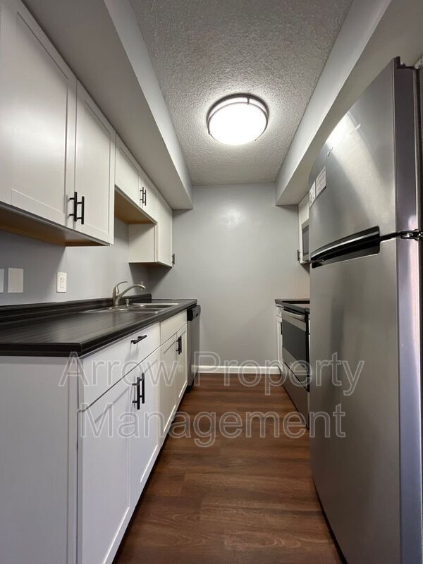 Building Photo - 3405 Holdrege St