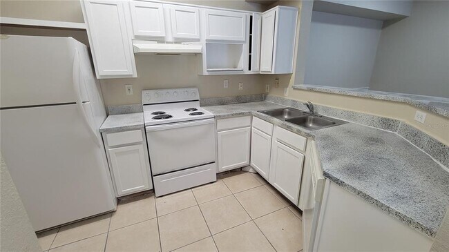 Building Photo - 3702 Palm Desert Ln