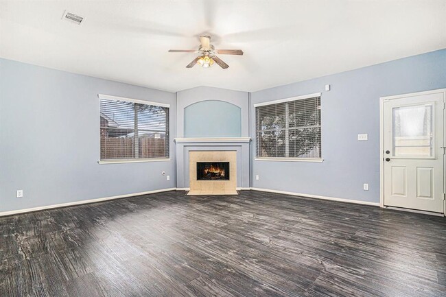 Building Photo - 1753 Silver Bend Dr