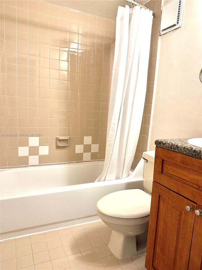 Building Photo - 497 N University Dr