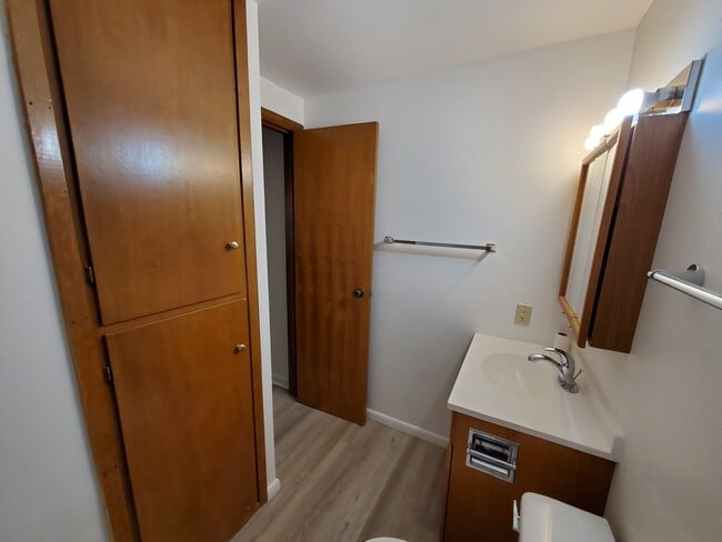 Interior Photo - Walnut St 2115