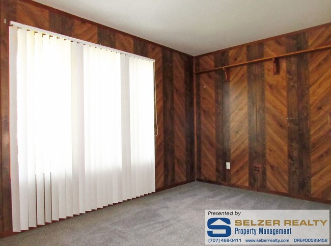 Building Photo - Charming 2-story 2 bedroom home w/ bonus l...