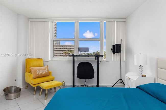 Building Photo - 2030 S Ocean Dr