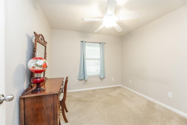 Building Photo - 11403 E Lake Gables Dr