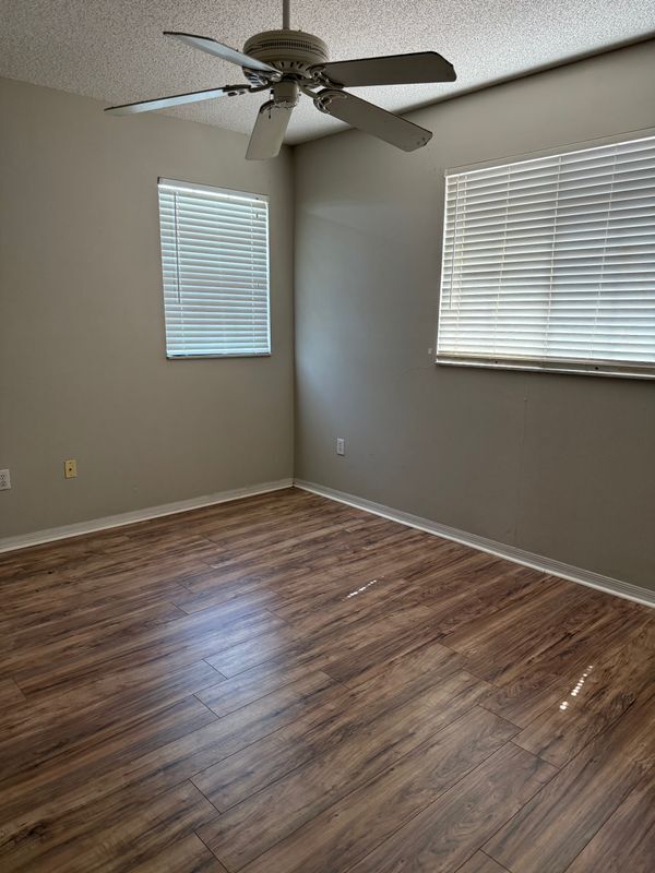Building Photo - 5681 Bentgrass Dr