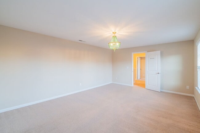 Building Photo - Spacious 4 Bedroom, 3.5 Bath Home for Rent in Pineville!