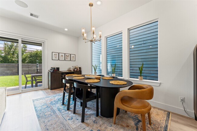 Building Photo - 1228 Wycliffe Dr