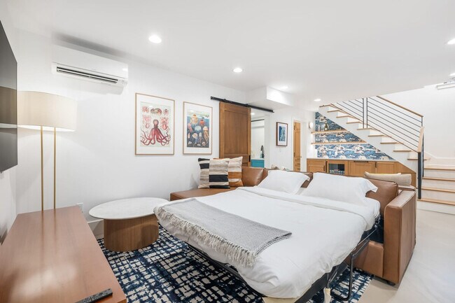 Building Photo - 2453 4th Ave W