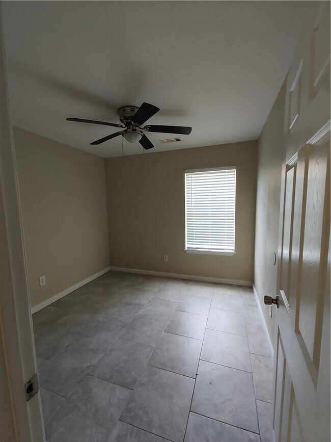 Building Photo - 4096 Delmon Ln