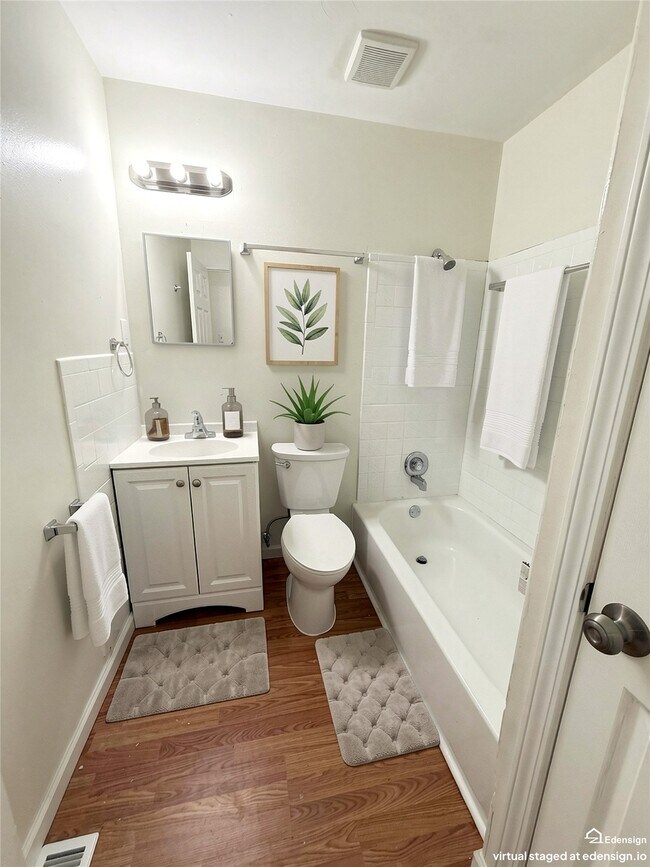 Building Photo - 10078 Green Valley Dr