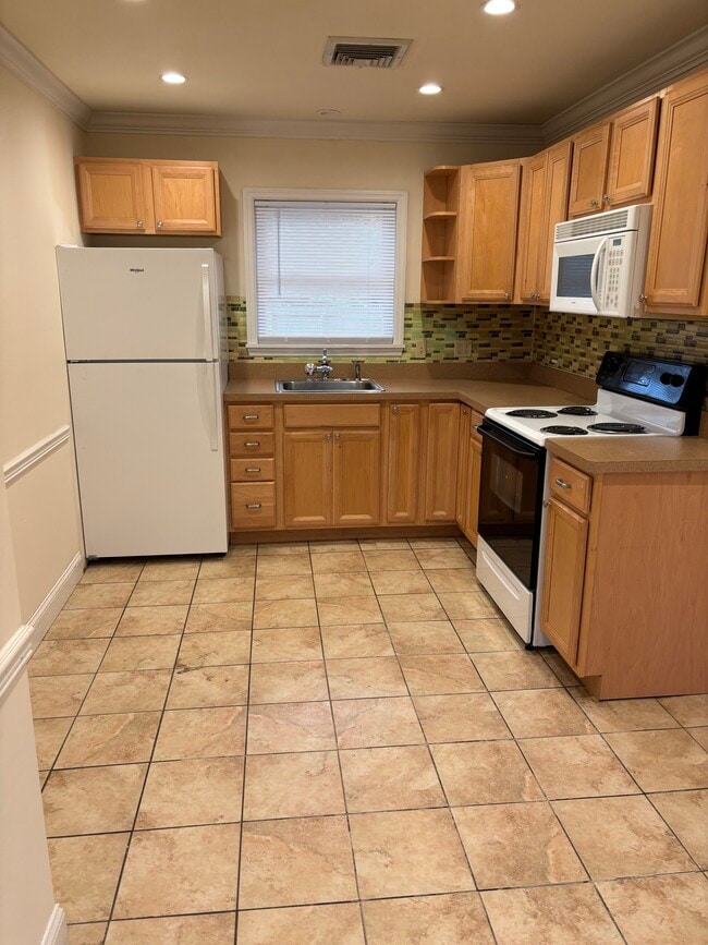 Building Photo - 3700 Horseblock Rd