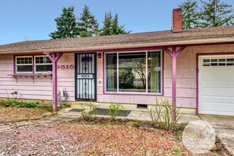 Building Photo - 9515 SE Stanley Ave