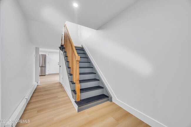 Building Photo - 6 Orchard St