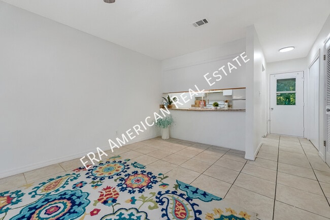 Building Photo - 508 Landview Dr