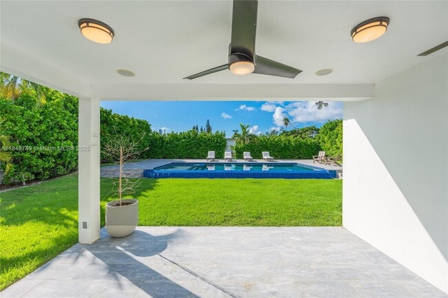 Building Photo - 740 S Shore Dr