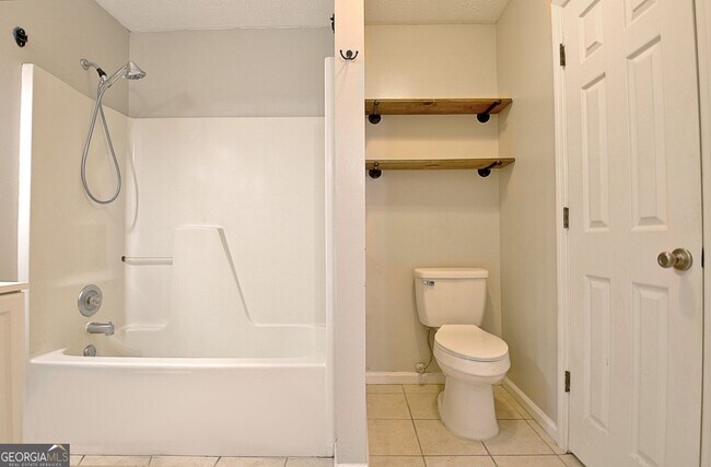 Building Photo - 15 Chestlehurst Way