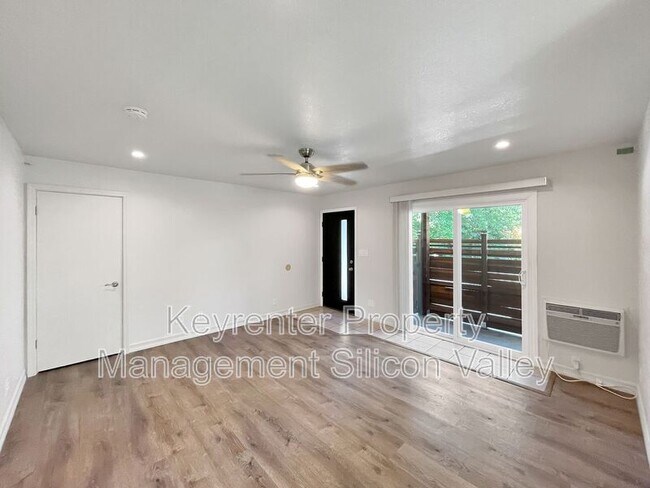 Building Photo - 923 Ravenscourt Ave