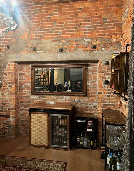 Building Photo - 51 W Blenkner St