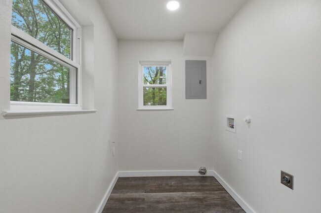 Building Photo - 509 Co Rd 2271