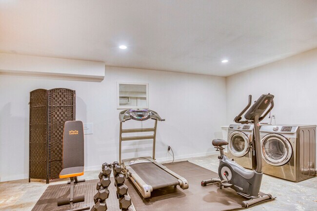 Building Photo - 3201 SW Sherwood Pl