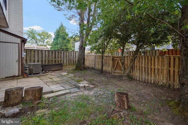Building Photo - 6351 Rockshire St