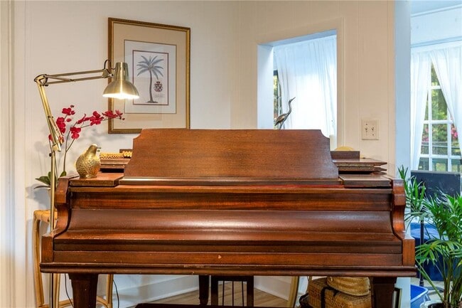 Building Photo - 310 NW 8th St