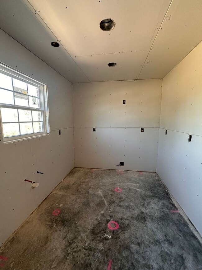 Building Photo - 4 Bed 3 Bath Brick Home - Coming Soon