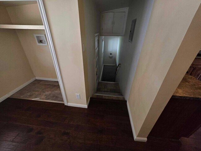 Building Photo - Your Dream Haven Awaits