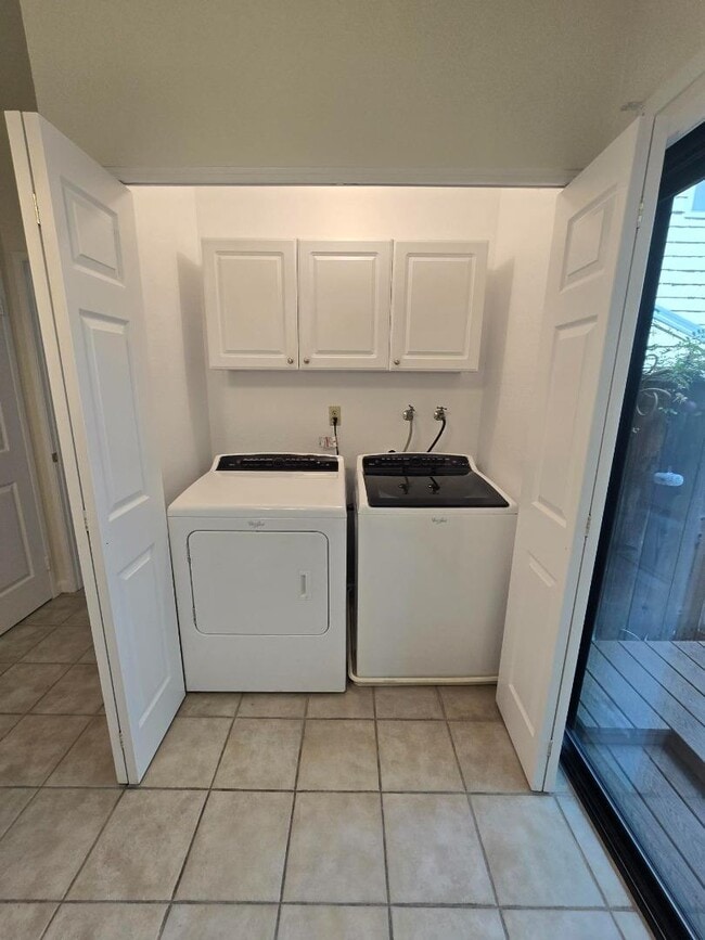 Building Photo - 119 Harbor Seal Ct