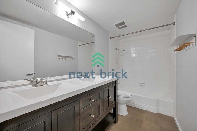 Building Photo - Welcome to this beautifully located 4-bedroom, 2-bath