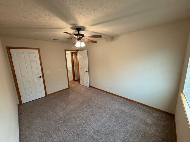 Building Photo - Townhome in Southeast Lincoln