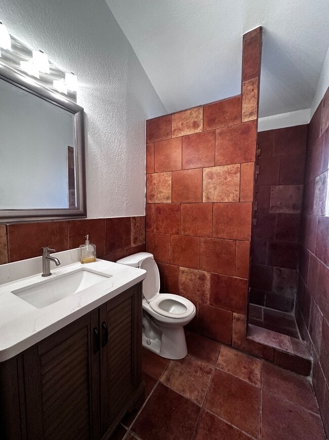 Building Photo - 5733 Saplinas Rd