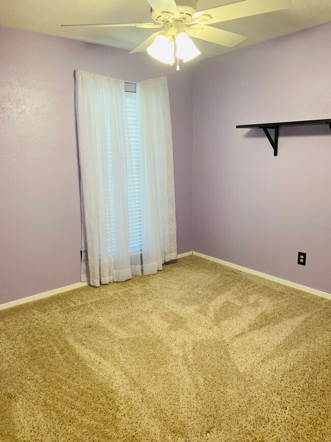 Building Photo - Move-In Ready 3-Bedroom in Sought-After Al...
