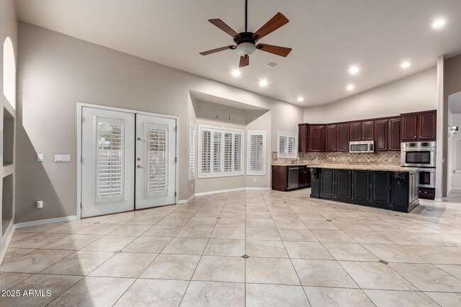 Building Photo - 6401 W Orchid Ln