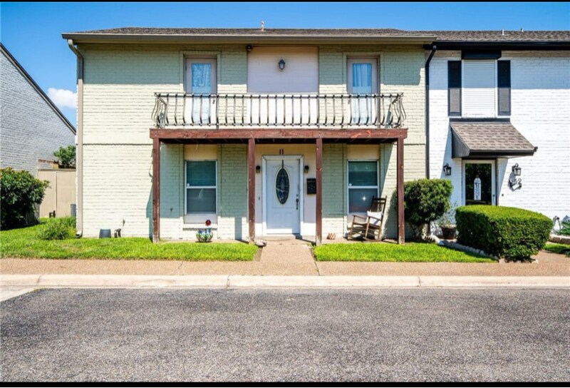 Building Photo - 11 Rock Creek Dr