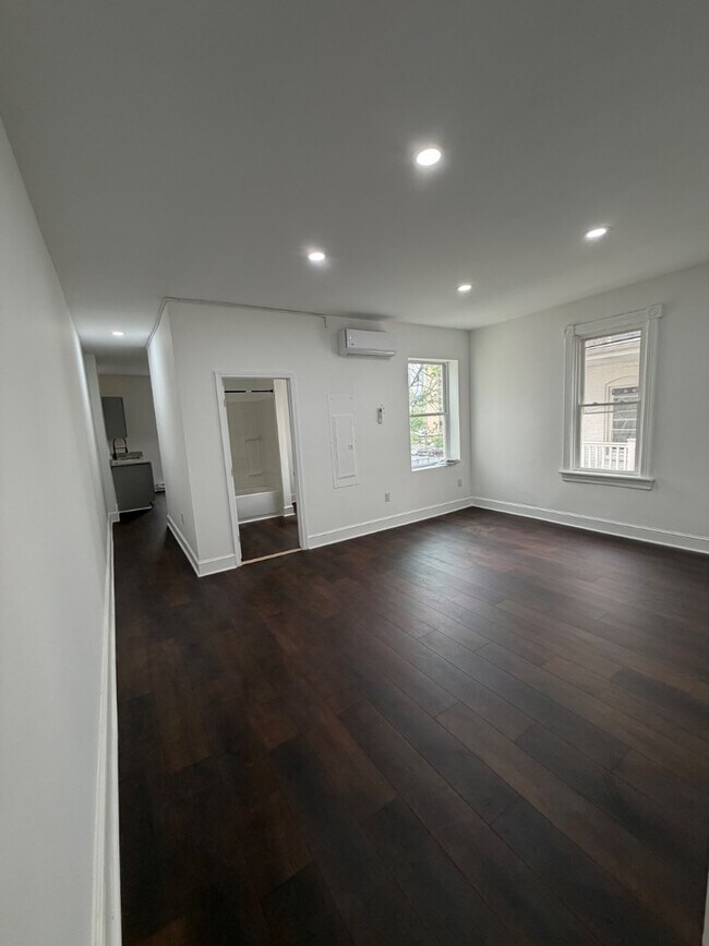Building Photo - 267 S Potomac St