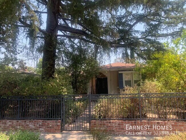 Building Photo - 4944 Cartwright Ave