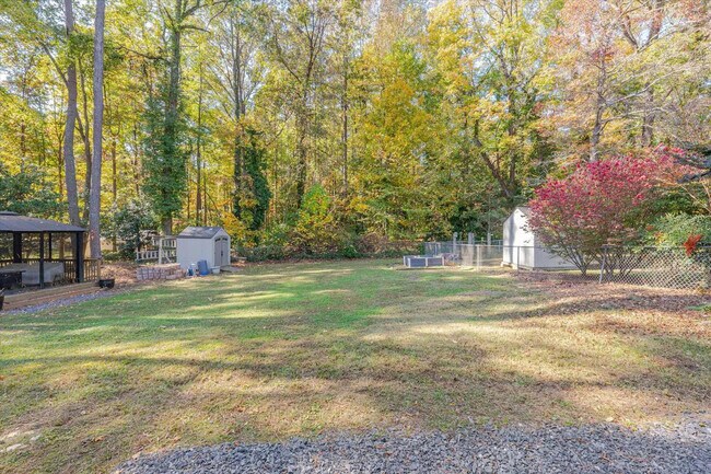 Building Photo - 824 Warren Ave