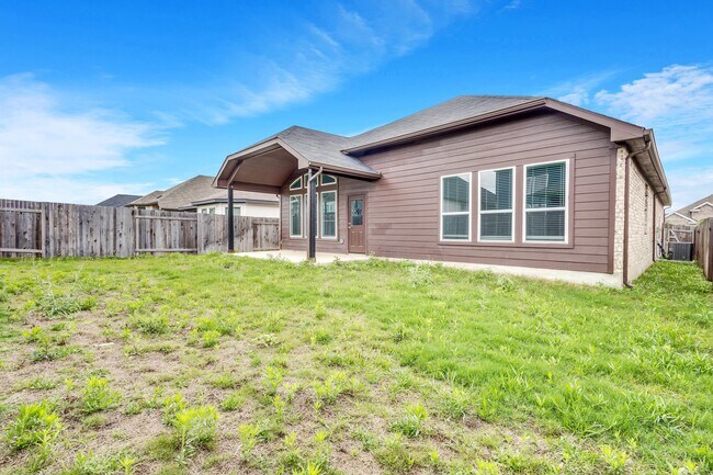 Building Photo - 211 Short Leaf Dr