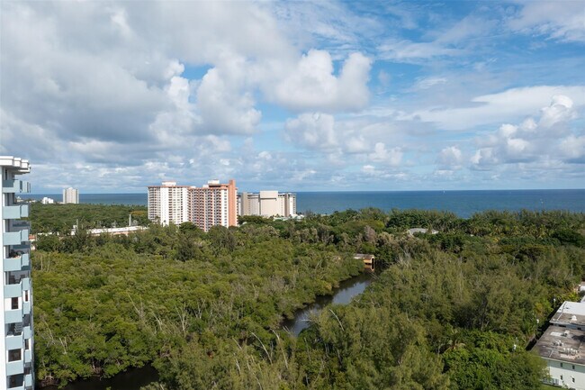 Building Photo - 777 Bayshore Dr