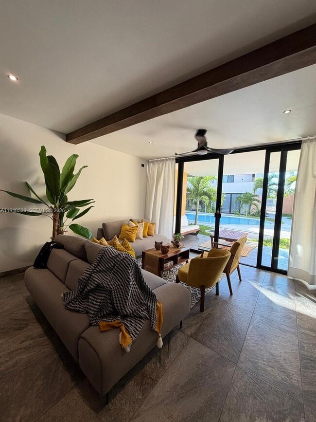 Building Photo - 121 Calle 23, entre 28 y 30, Centro