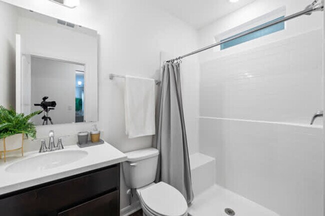 Building Photo - 14282 Coronado Dr