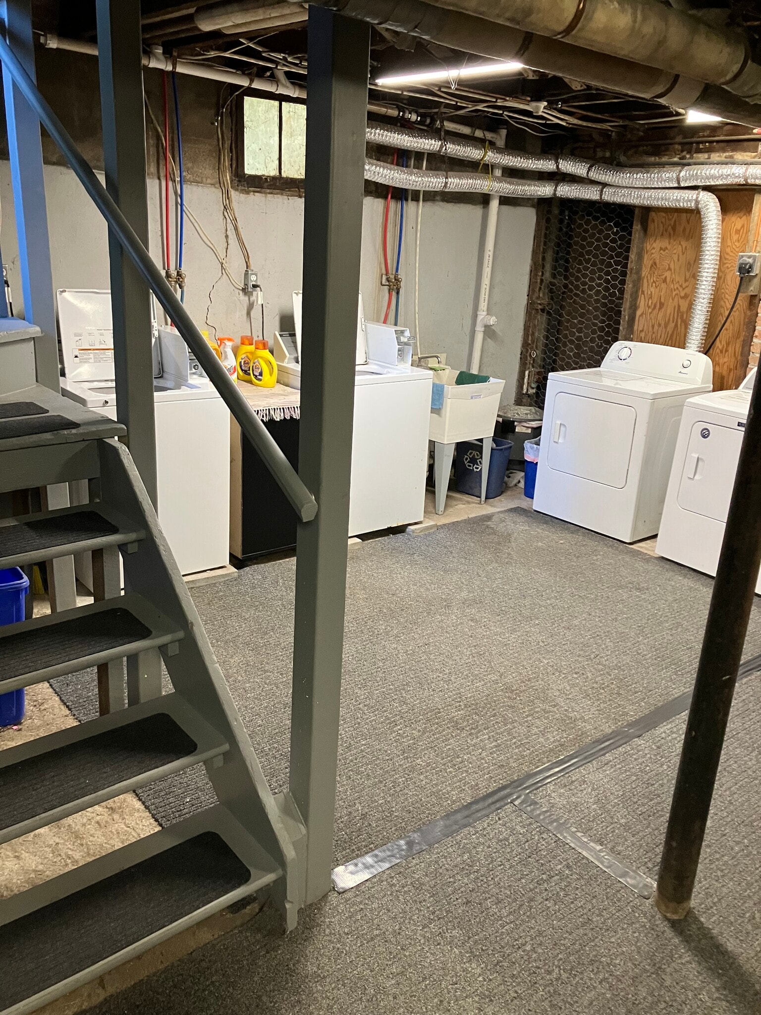 Building Photo - 640 Morris St