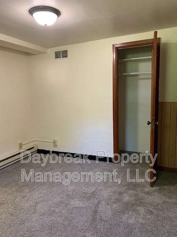 Building Photo - 709 4th St S